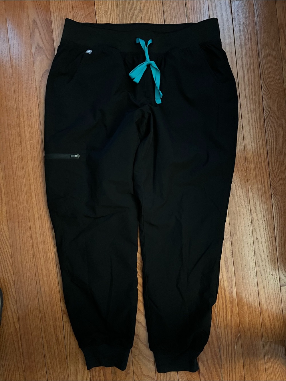 Figs women’s technical collection joggers size M tall